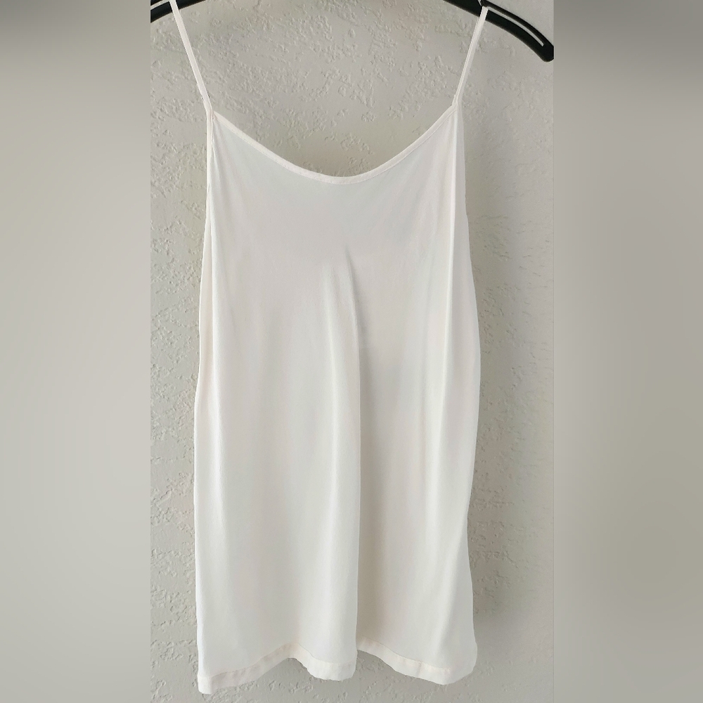 Intimissimi 100% Silk Cream Sleeveless Tank Top with Scoop Neckline